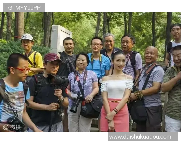 知名足球明星的妻子们美丽风采大揭秘精彩照片欣赏